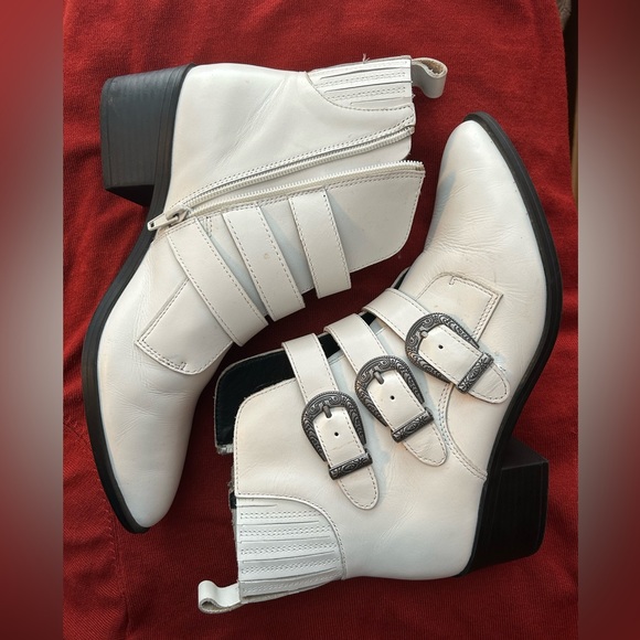 Steve Madden White Bark Leather Booties Sz 9 - Picture 12 of 12